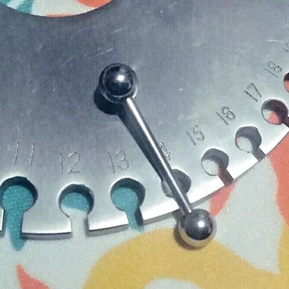 PAIR OF 14 gauge X 14 MM LENGTH (9/16") X 5 MM BALL, BARBELLS BODY PIERCING JEWE - Picture 4 of 4